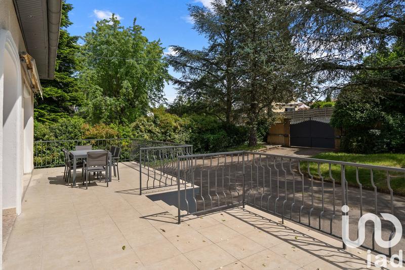 Maison - 251 m² - 6 pièces