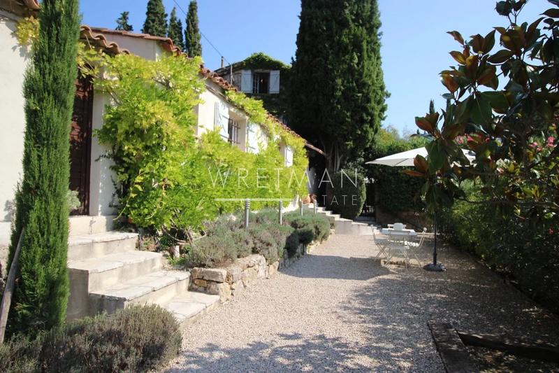 Maison - 300 m² - 10 pièces