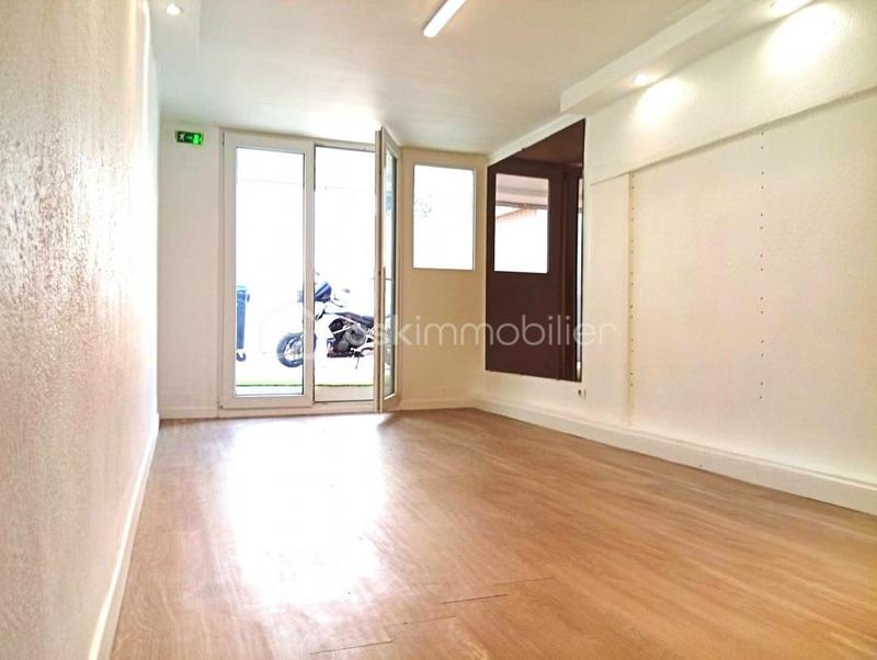 Local commercial - 71 m² - 1 pièce