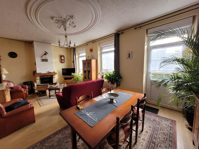 Maison - 100 m² - 6 pièces