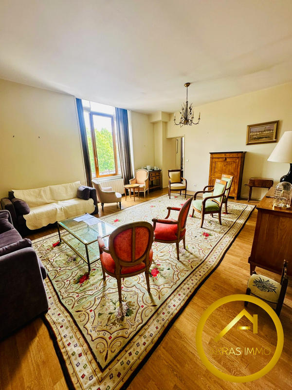 Appartement - 173 m² - 8 pièces