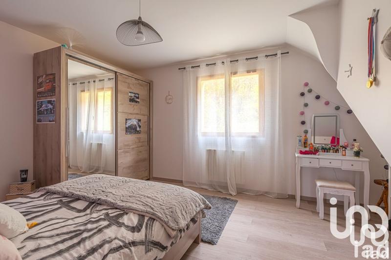 Maison - 255 m² - 7 pièces