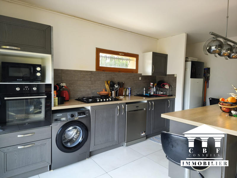 Maison - 178 m² - 9 pièces