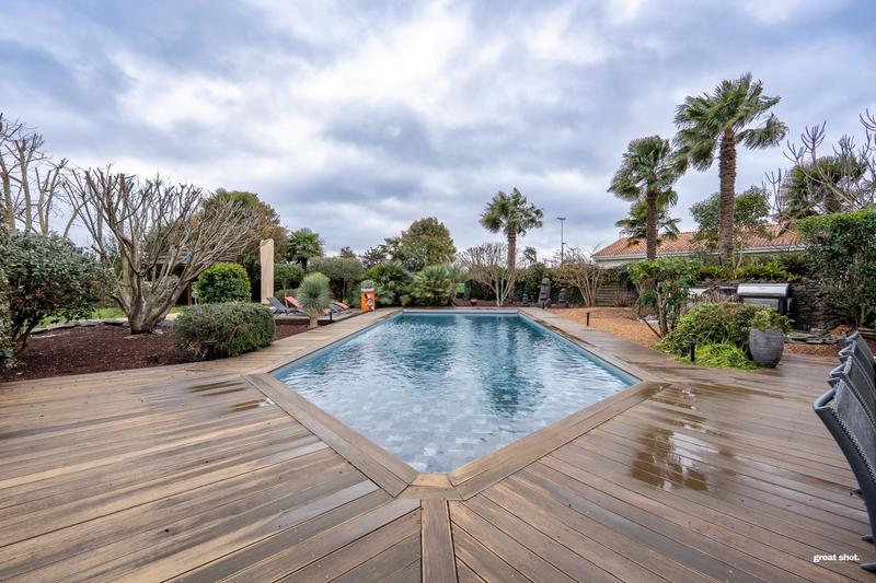 Villa - 210 m² - 7 pièces