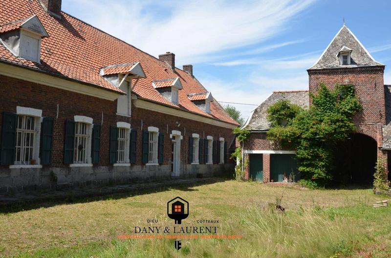 Maison - 370 m² - 8 pièces