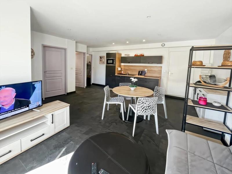 Appartement - 180 m² - 8 pièces