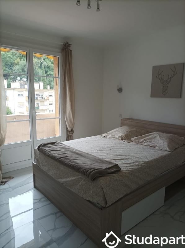 Chambre - 13 m² - 1 pièce