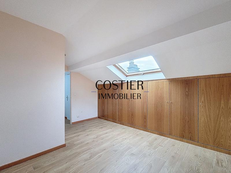 Maison traditionnelle - 95 m² - 5 pièces