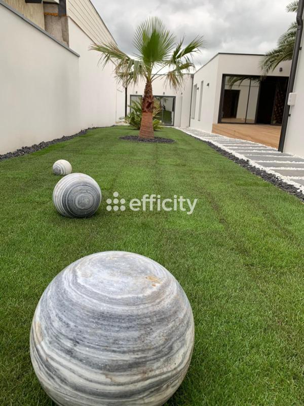 Villa - 686 m² - 14 pièces