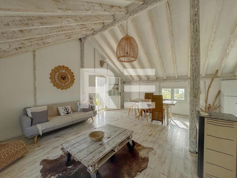 Maison - 165 m² - 9 pièces