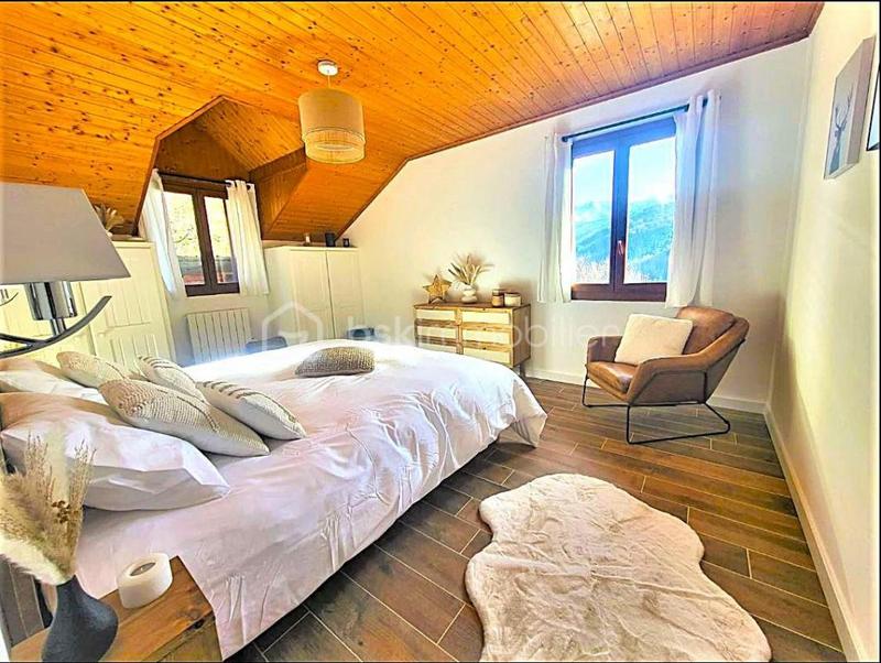 Châlet - 270 m² - 5 pièces