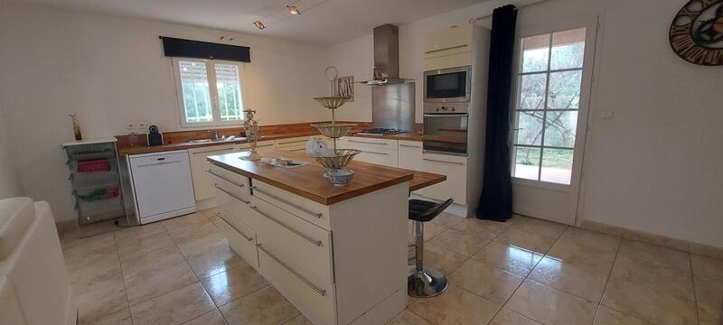 Maison - 184 m² - 7 pièces