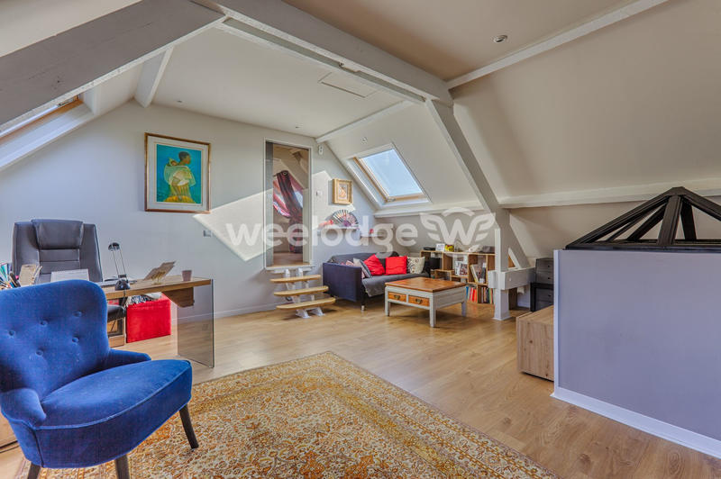 Maison - 213 m² - 6 pièces