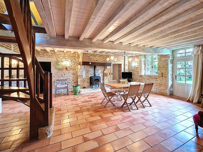 Maison ancienne - 251 m² - 7 pièces