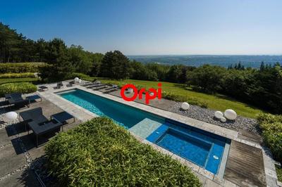 Maison - 382 m² - 9 pièces