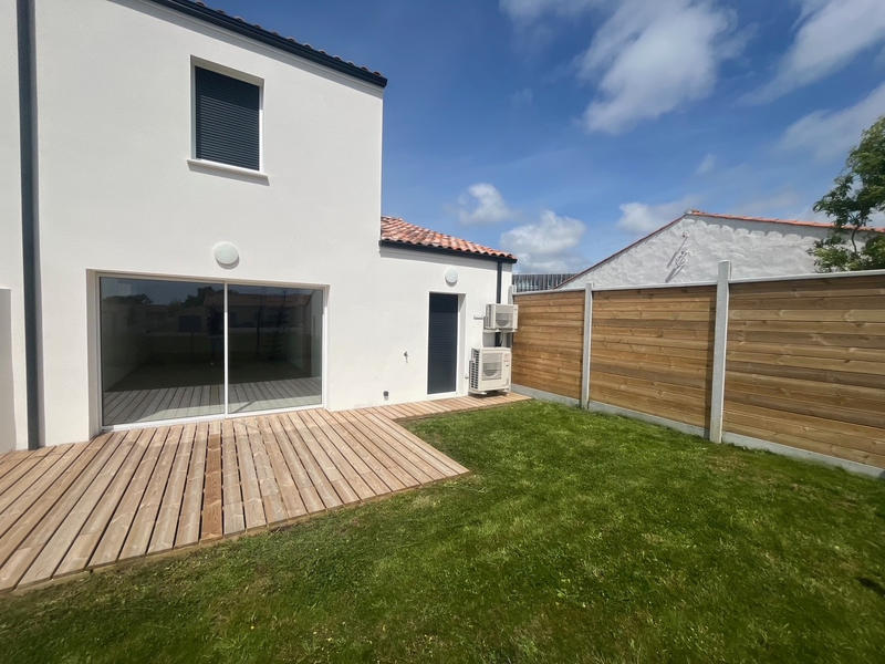 Maison - 98 m² - 4 pièces