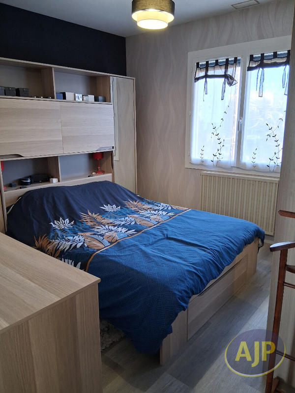 Maison - 83 m² - 5 pièces