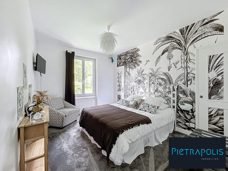 Maison - 380 m² - 12 pièces