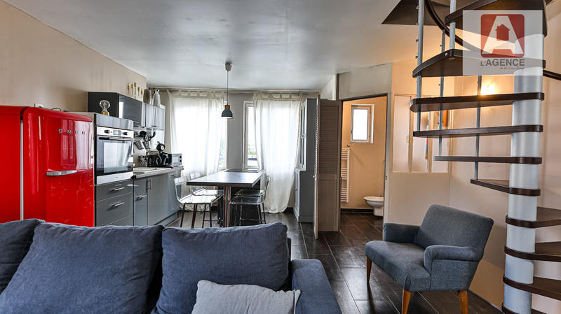 Loft - 83 m² - 3 pièces