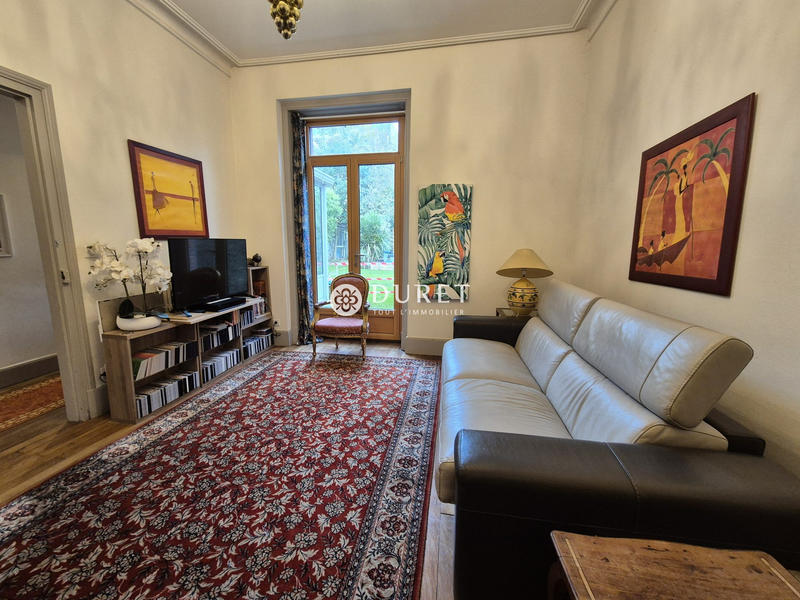 Maison - 251 m² - 11 pièces