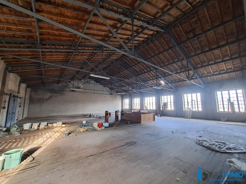 Local d'activités - 1 800 m²