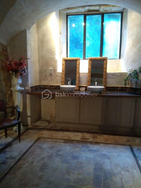 Demeure - 200 m² - 8 pièces