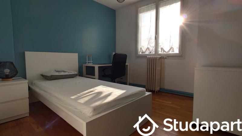 Chambre - 10 m² - 1 pièce