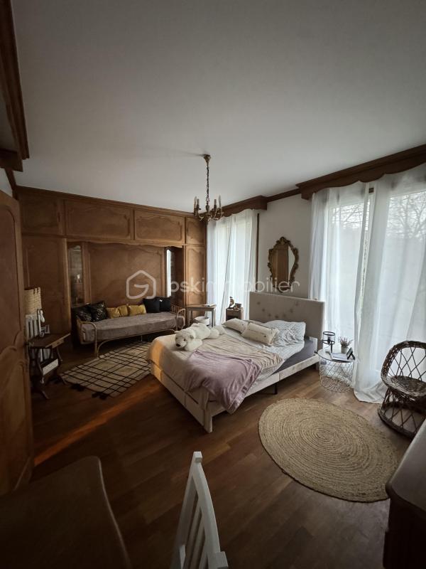 Maison - 276 m² - 8 pièces