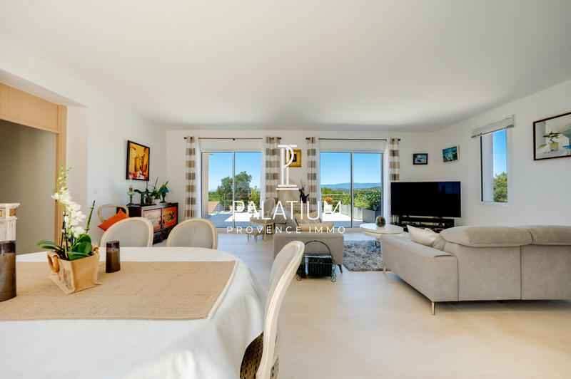 Maison - 233 m² - 4 pièces