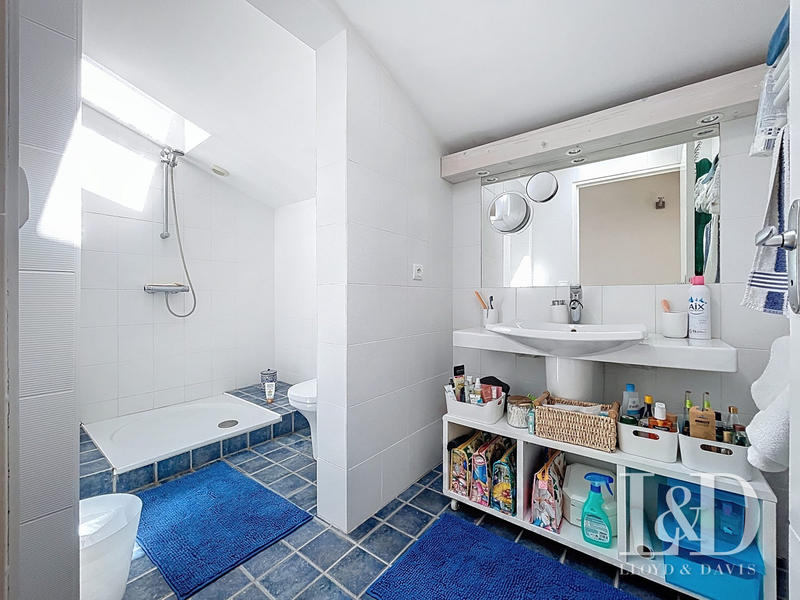 Maison - 203 m² - 6 pièces