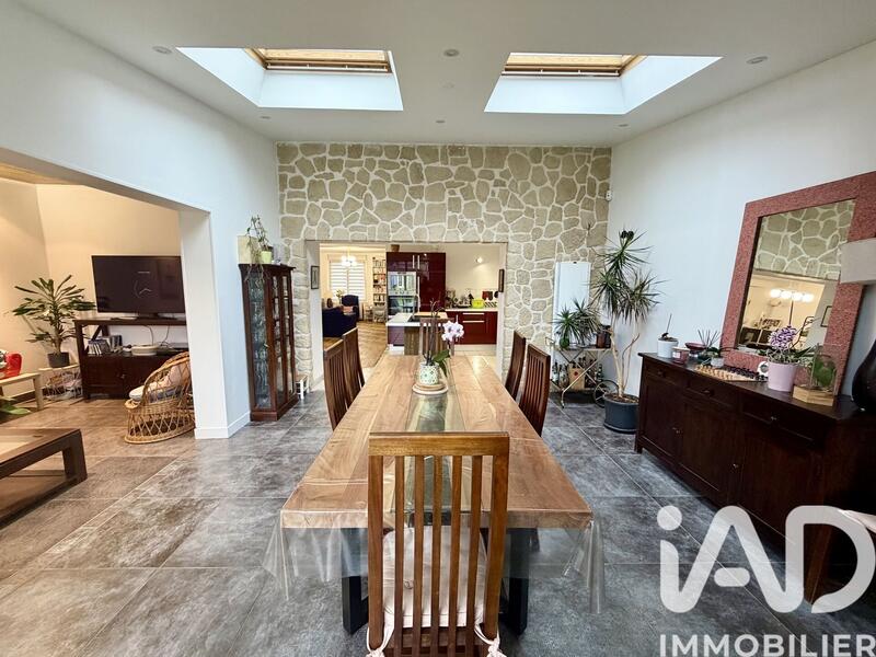 Maison - 187 m² - 7 pièces