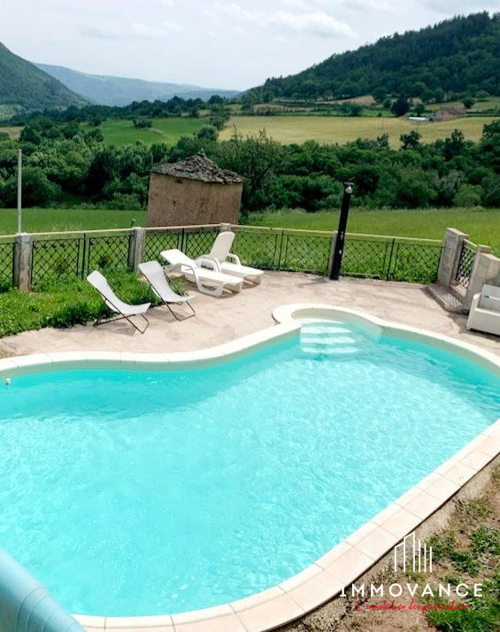 Villa - 196 m² - 7 pièces