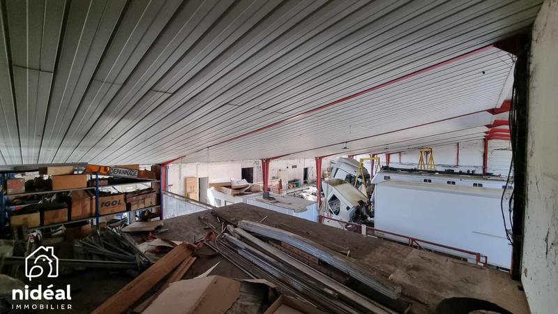 Local d'activités - 1 000 m² - 10 pièces