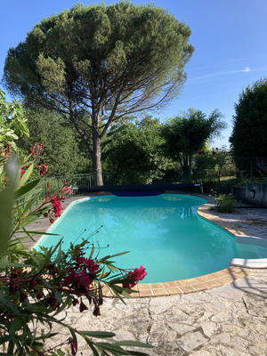 Maison - 220 m² - 6 pièces