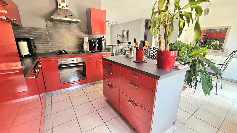 Maison - 95 m² - 4 pièces