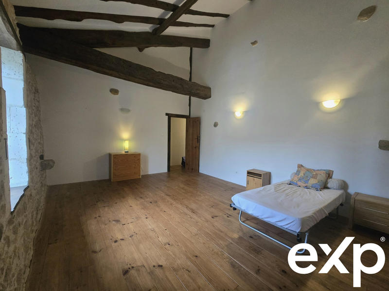 Maison - 287 m² - 12 pièces