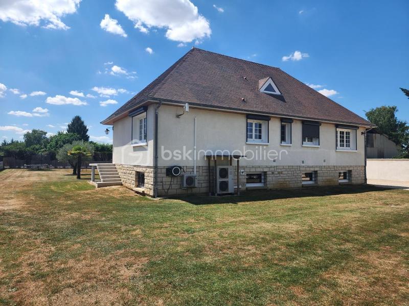 Maison traditionnelle - 138 m² - 6 pièces