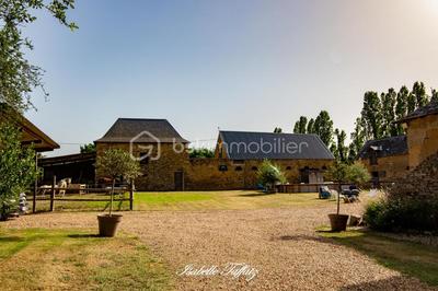 Propriété - 186 m² - 9 pièces