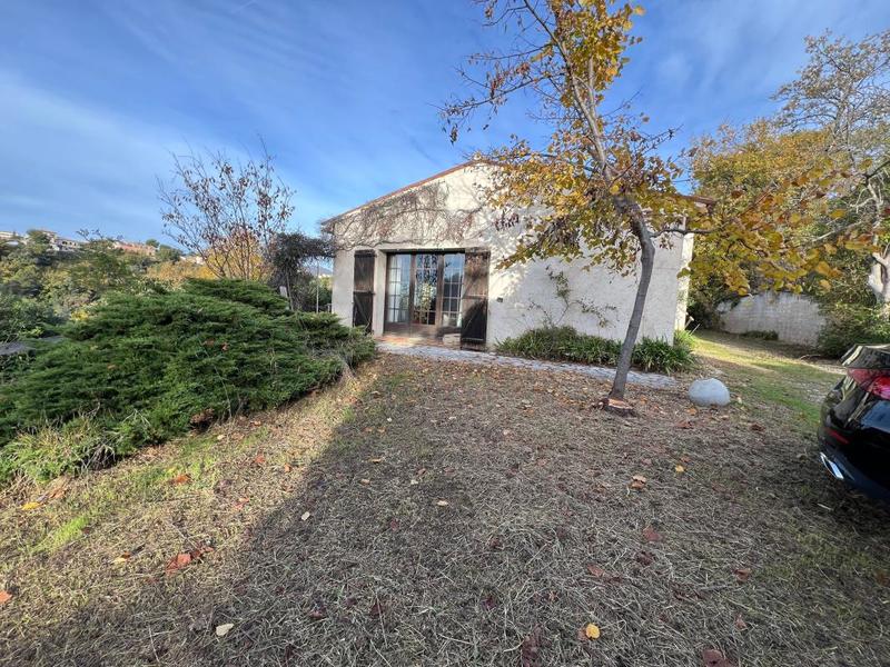 Maison - 300 m² - 6 pièces