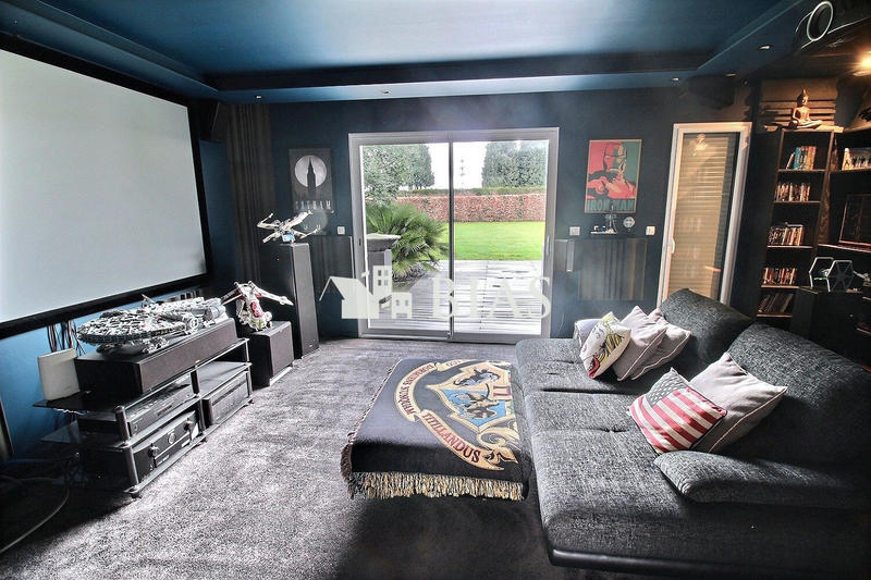 Maison contemporaine - 186 m² - 6 pièces