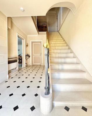 Maison - 171 m² - 6 pièces