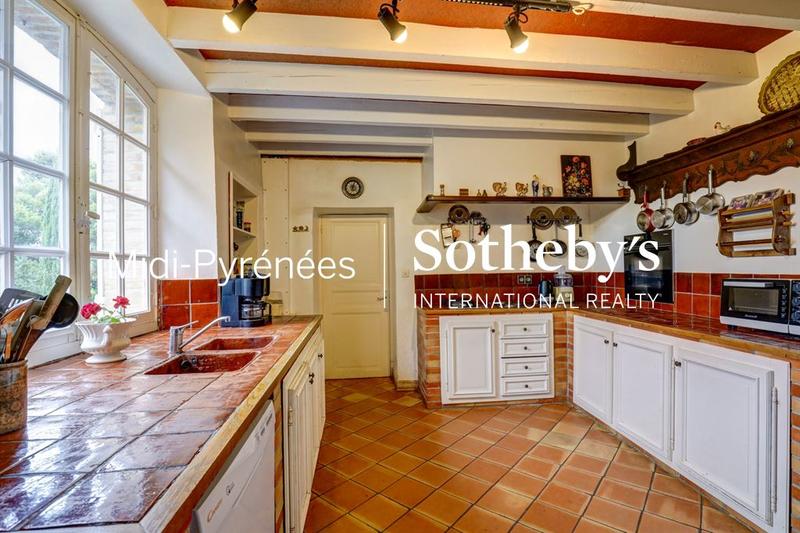 Maison - 393 m² - 10 pièces