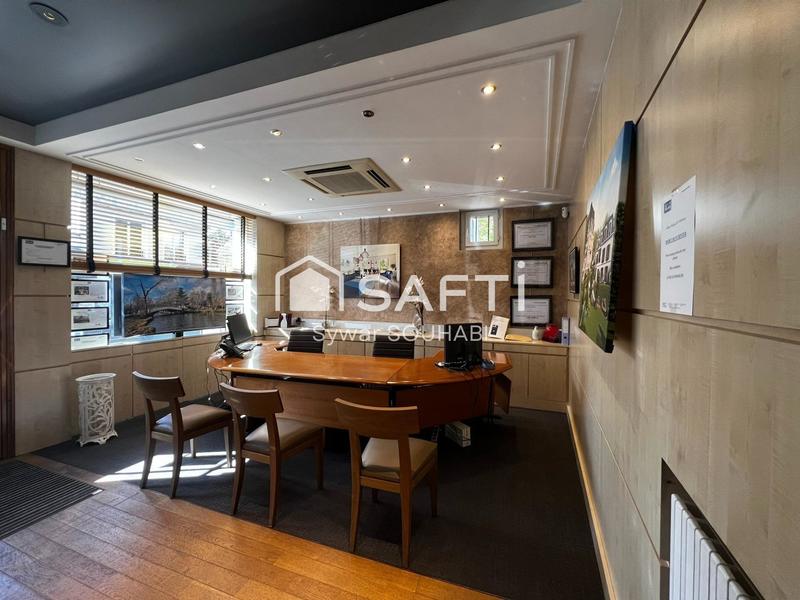 Local commercial - 180 m² - 8 pièces