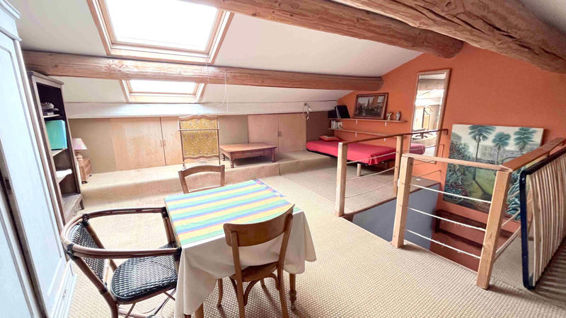 Maison - 240 m² - 9 pièces