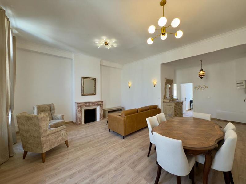 Appartement - 82 m² - 3 pièces