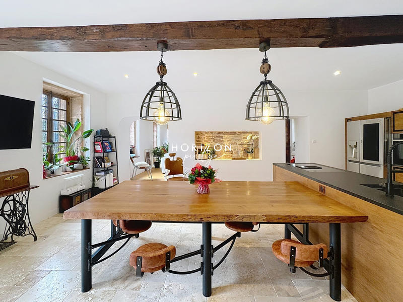 Maison ancienne - 224 m² - 7 pièces