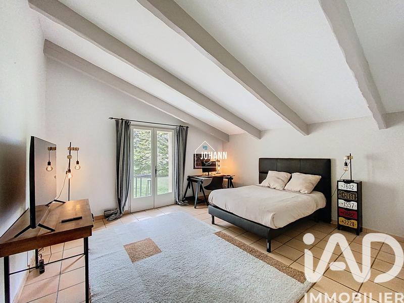 Maison - 315 m² - 10 pièces