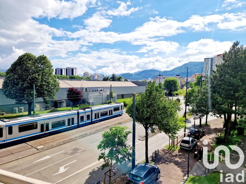 Appartement - 80 m² - 5 pièces