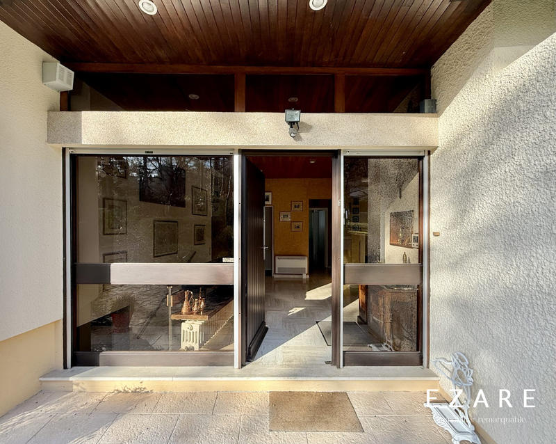 Maison - 221 m² - 8 pièces