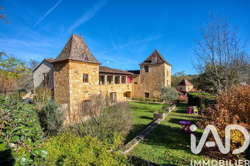 Maison - 950 m² - 22 pièces